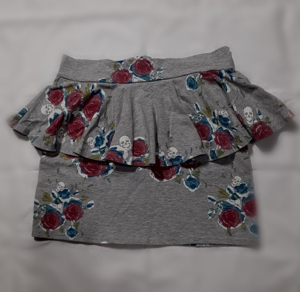 Poof Rose and Skull Peplum Skirt Gray Heather Ruffle Mini Goth Size Small XS